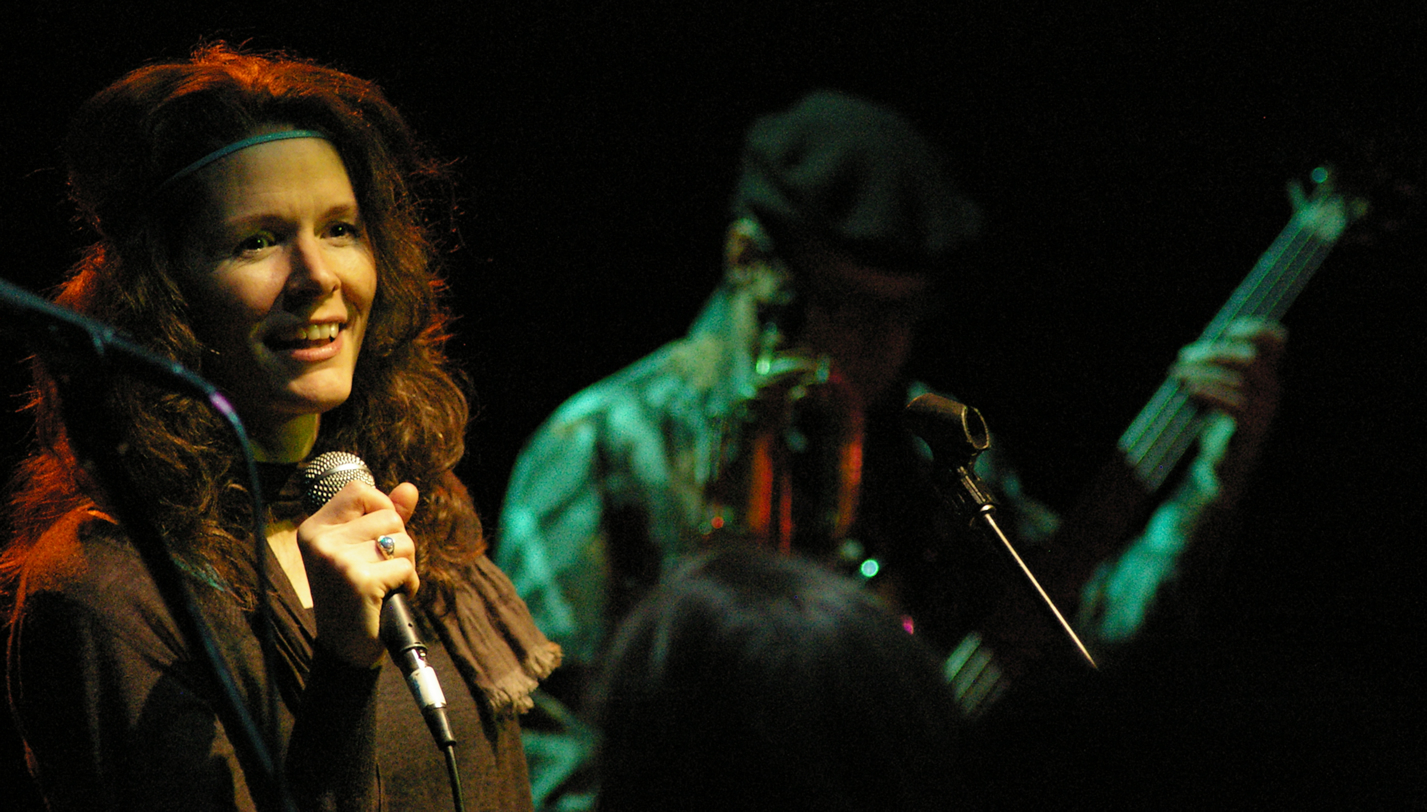 EdieBrickellAndHeavyMakeup2011-11-19TheKesslerTheaterDallasTX (17).jpg